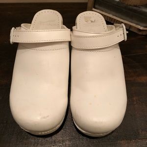 White pre-owned danskos size 38